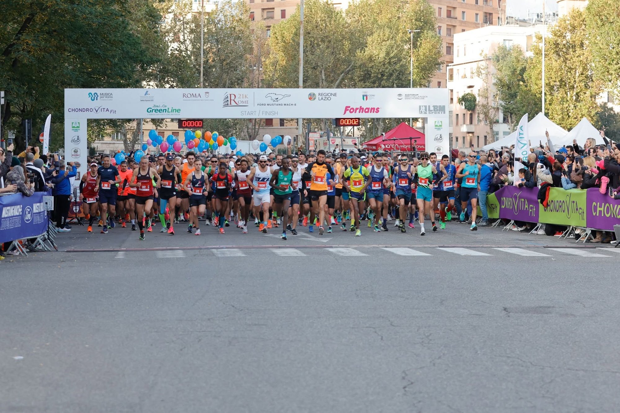 Runner su strada durante una gara